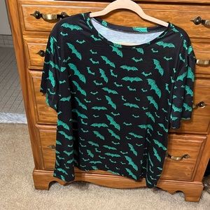 Women’s plus 3X bat short sleeve tee